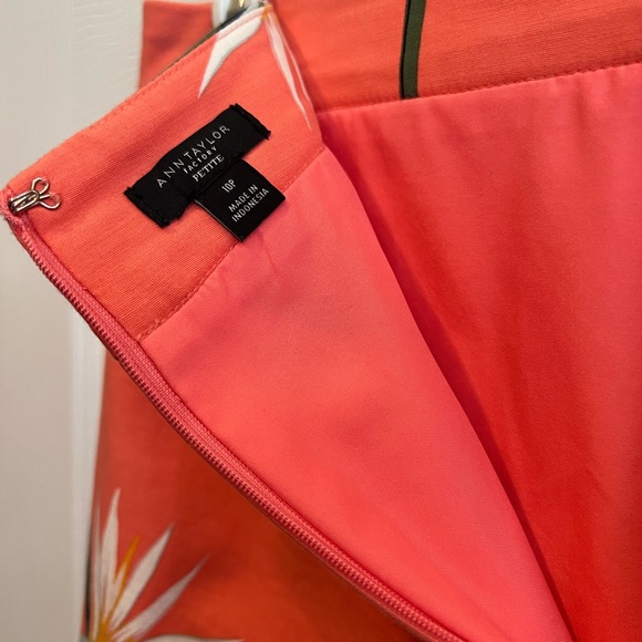 Ann Taylor Coral Flower Pencil Skirt - Picture 3 of 3